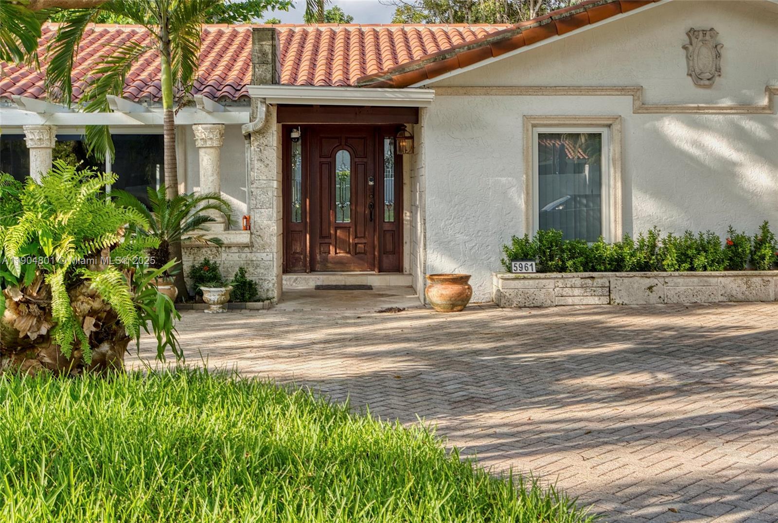 5961 SW 56th Ter South Miami, FL 33143