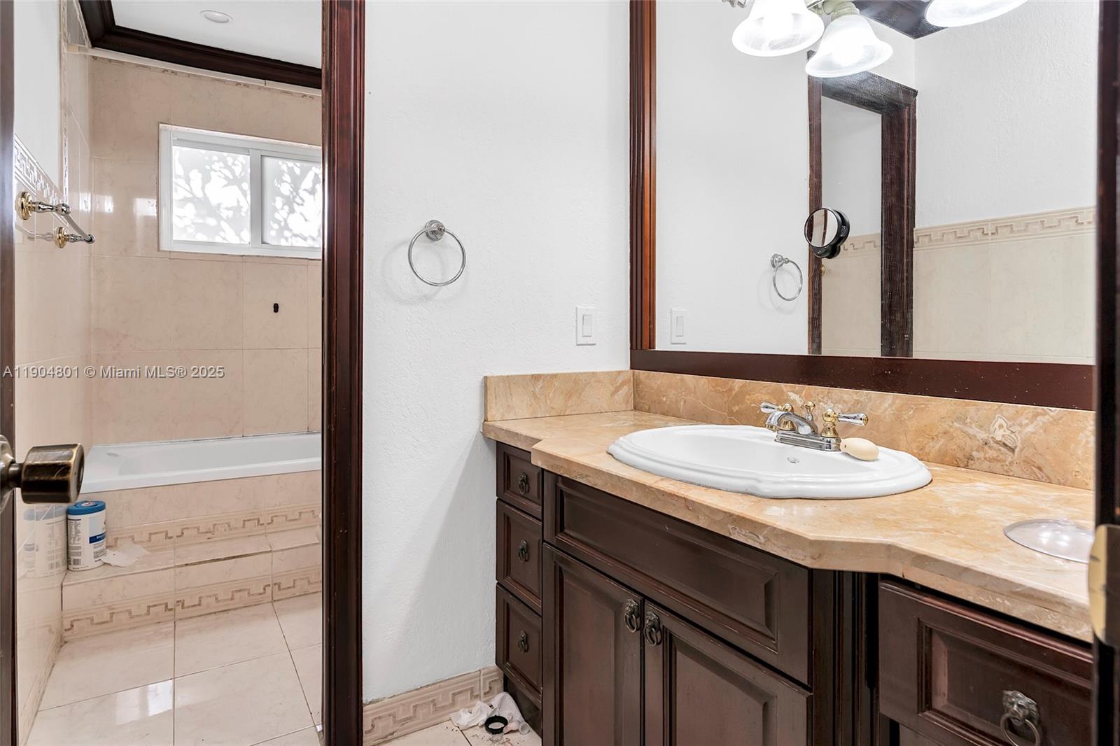 5961 SW 56th Ter South Miami, FL 33143