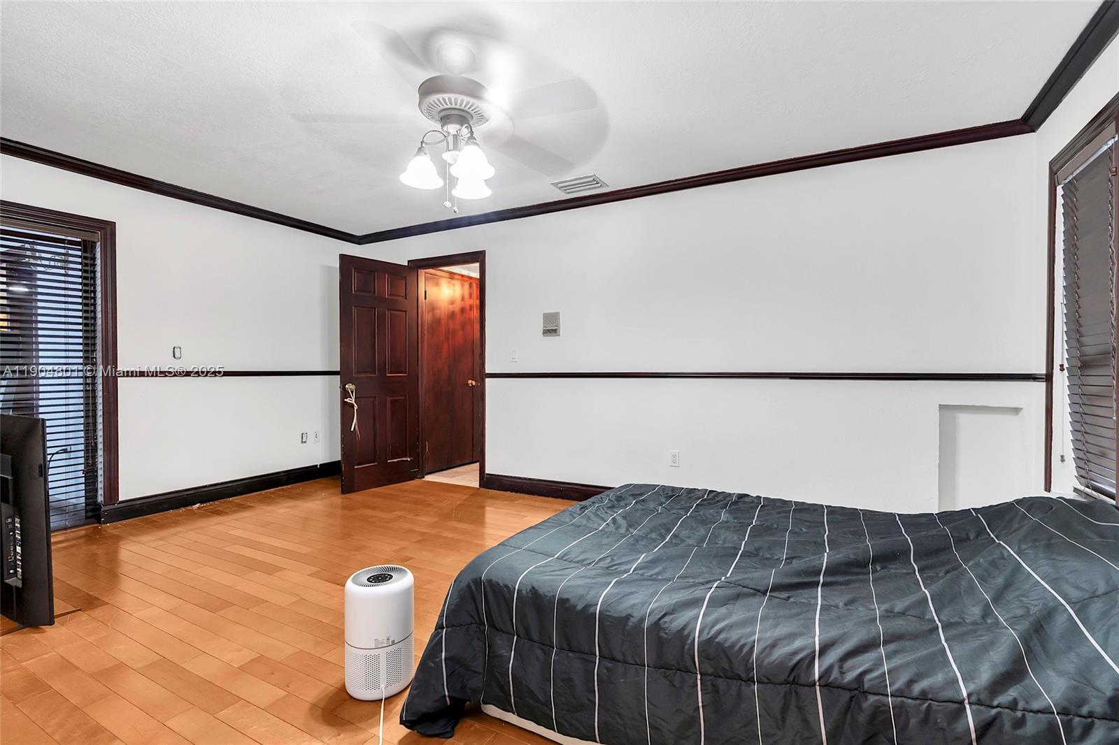 5961 SW 56th Ter South Miami, FL 33143