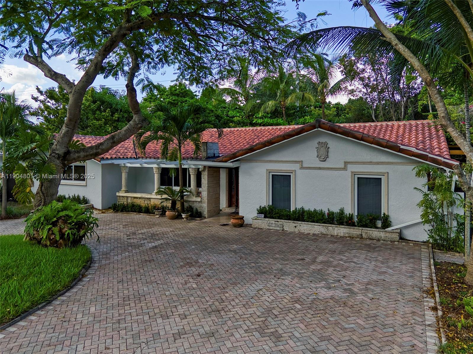 5961 SW 56th Ter South Miami, FL 33143