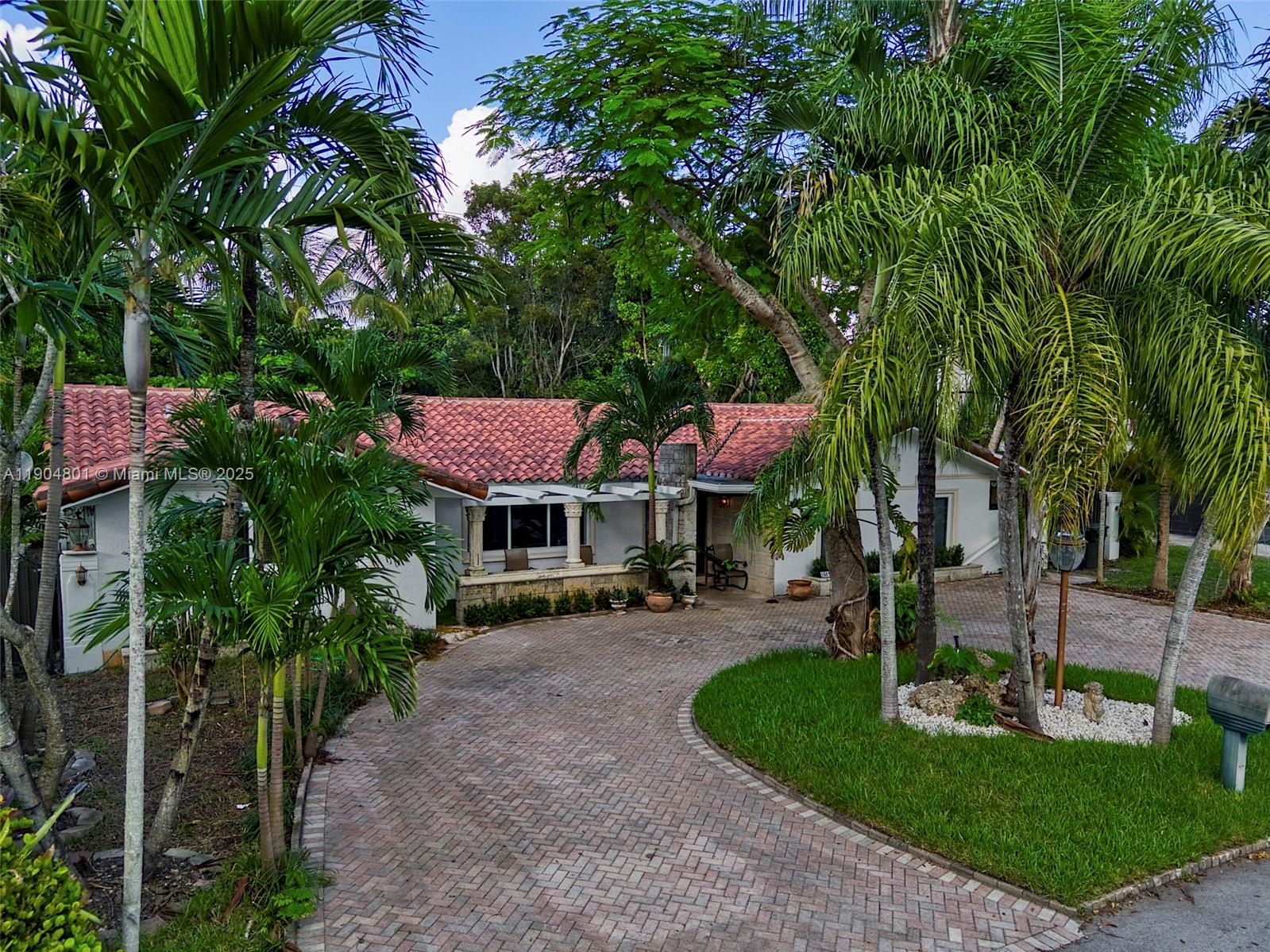 5961 SW 56th Ter South Miami, FL 33143