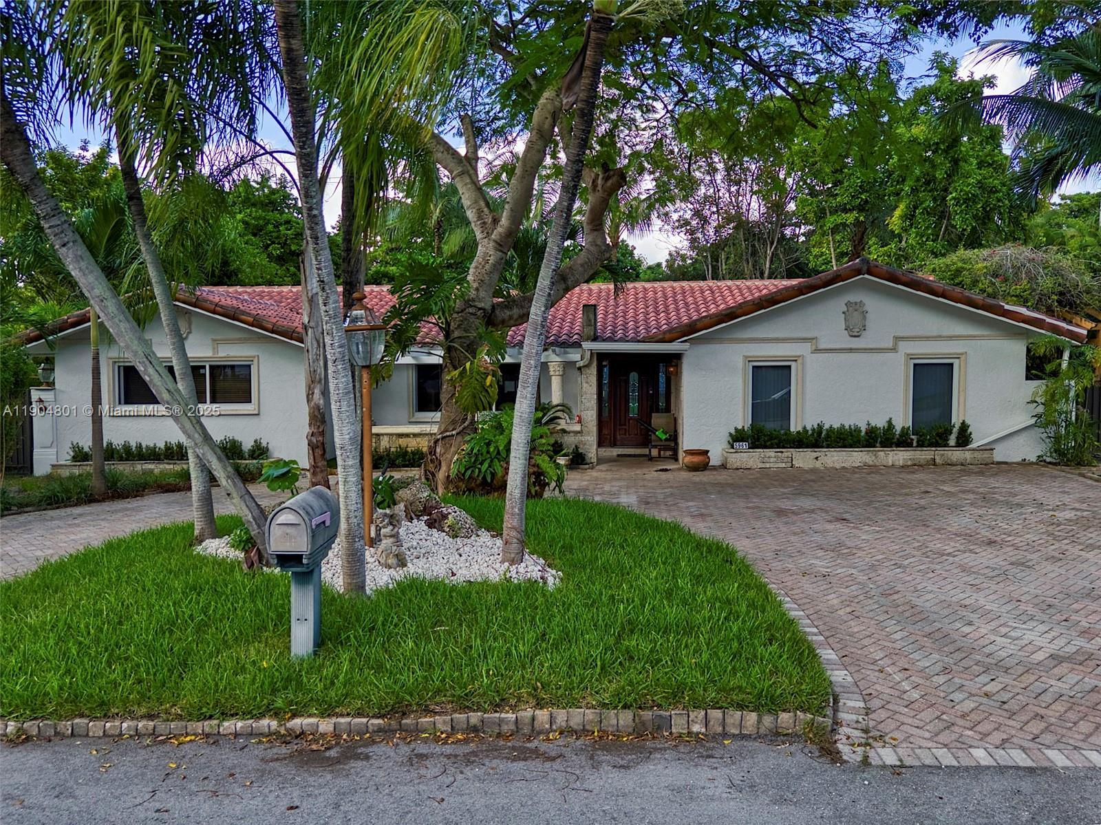 5961 SW 56th Ter South Miami, FL 33143