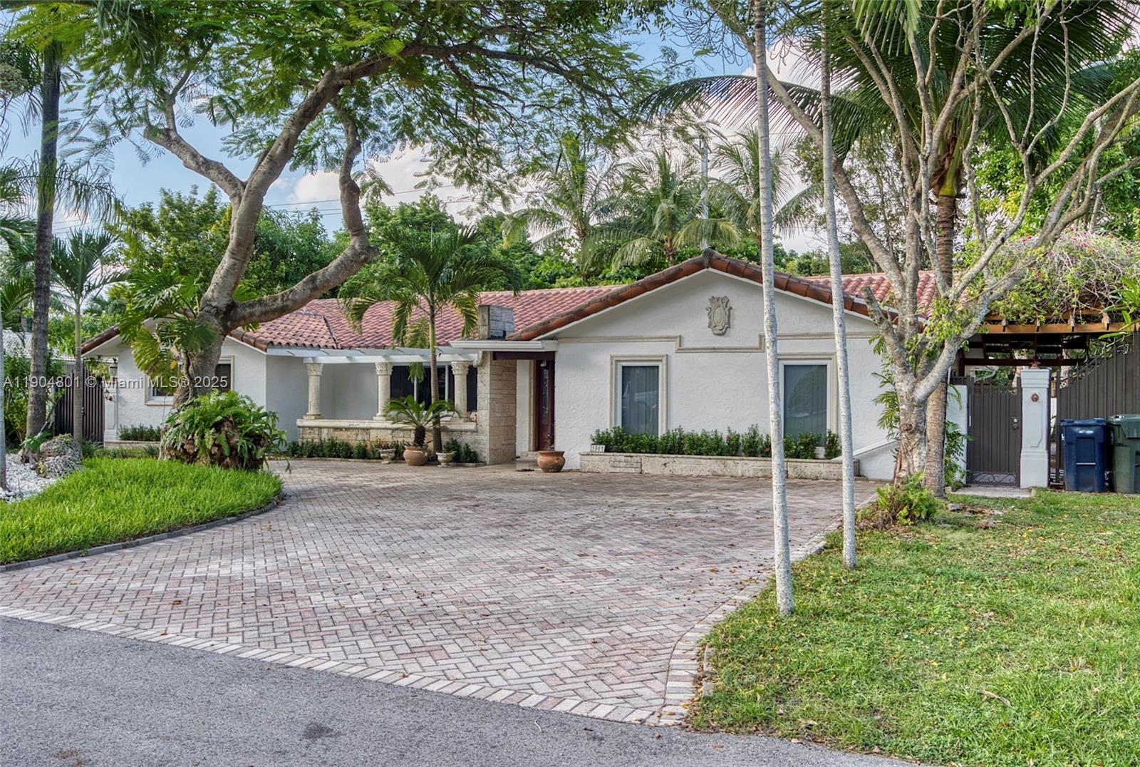 5961 SW 56th Ter South Miami, FL 33143