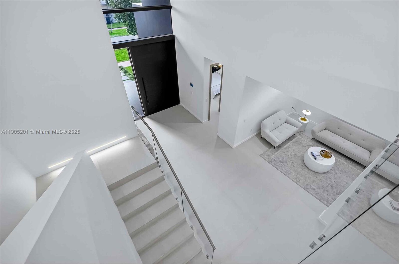 1021 W 46th St Miami Beach, FL 33140