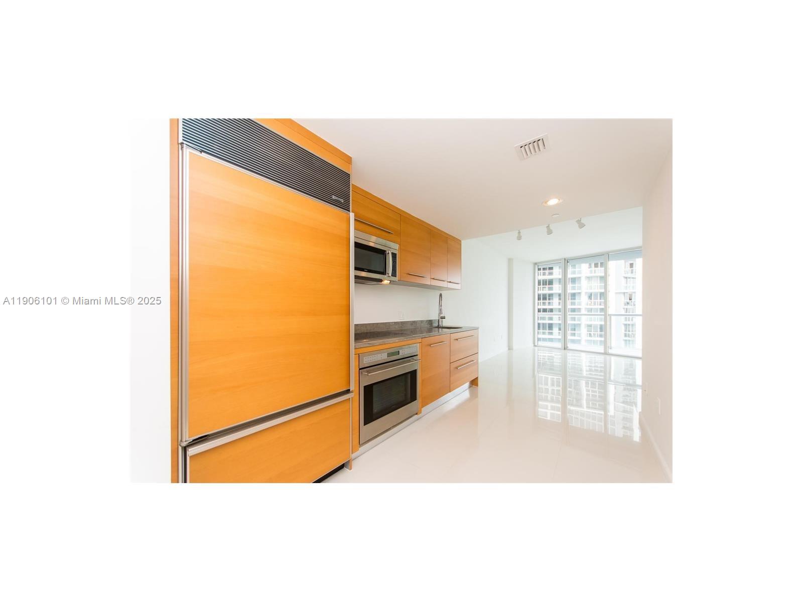 495 Brickell Ave #5008