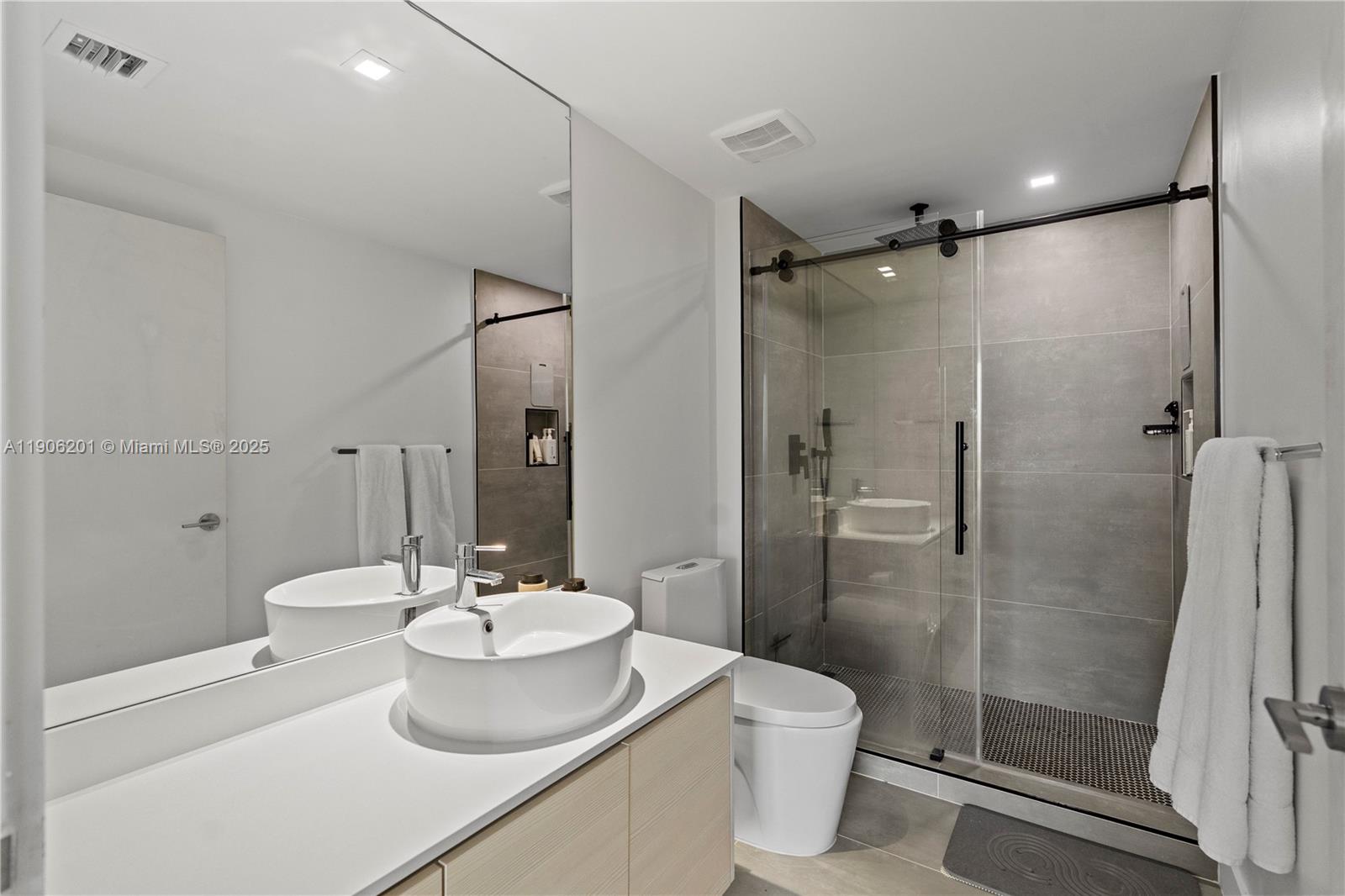 4250 Biscayne Blvd #1218 Miami, FL 33137