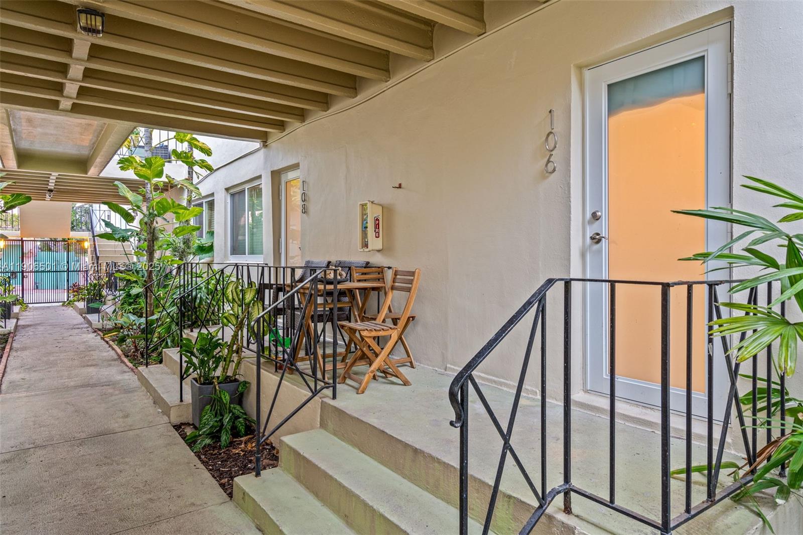 900 Meridian Ave #106