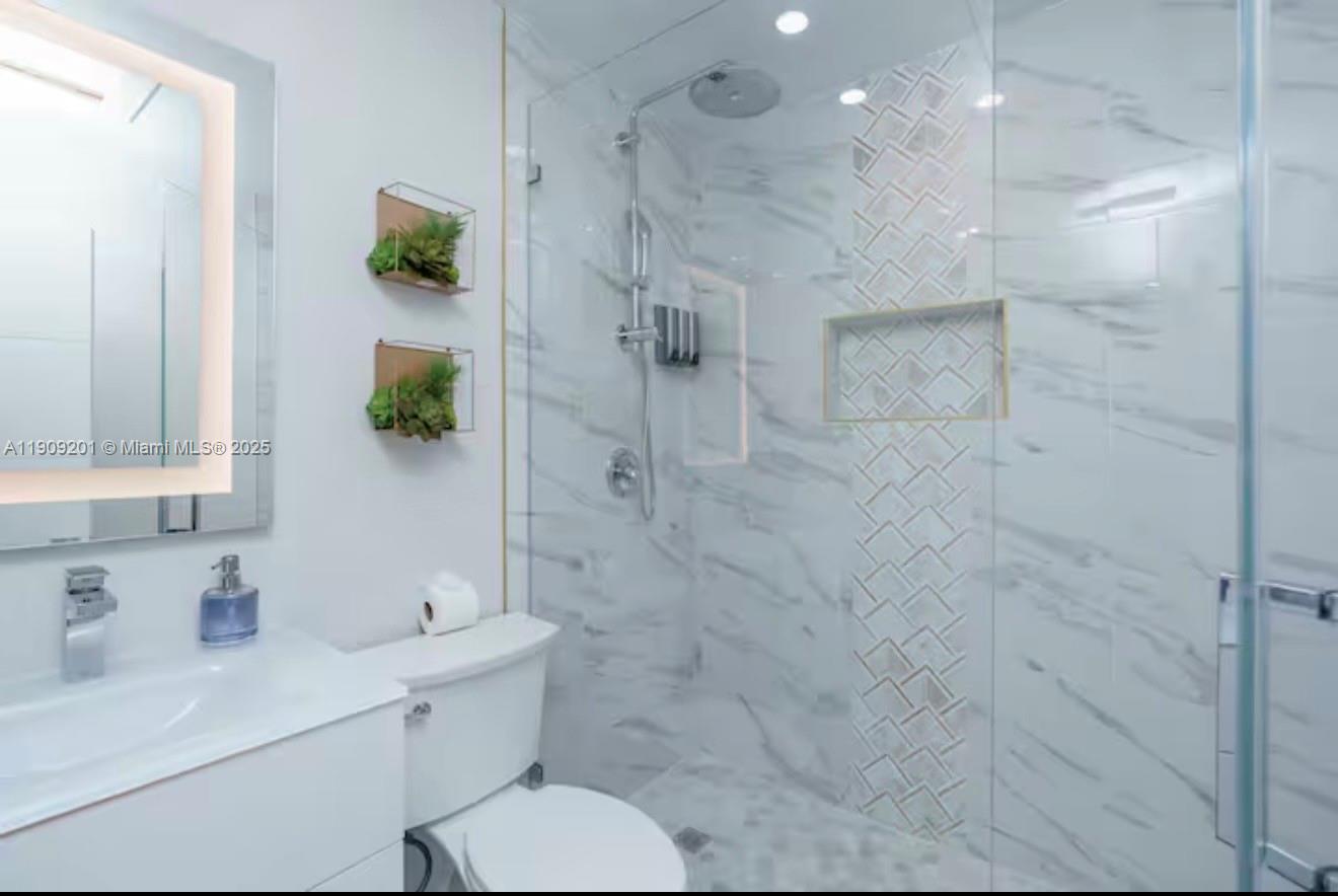 1721 SW 11th Ter Miami, FL 33135