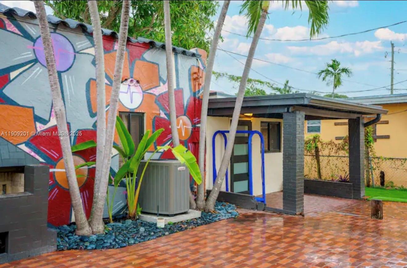 1721 SW 11th Ter Miami, FL 33135