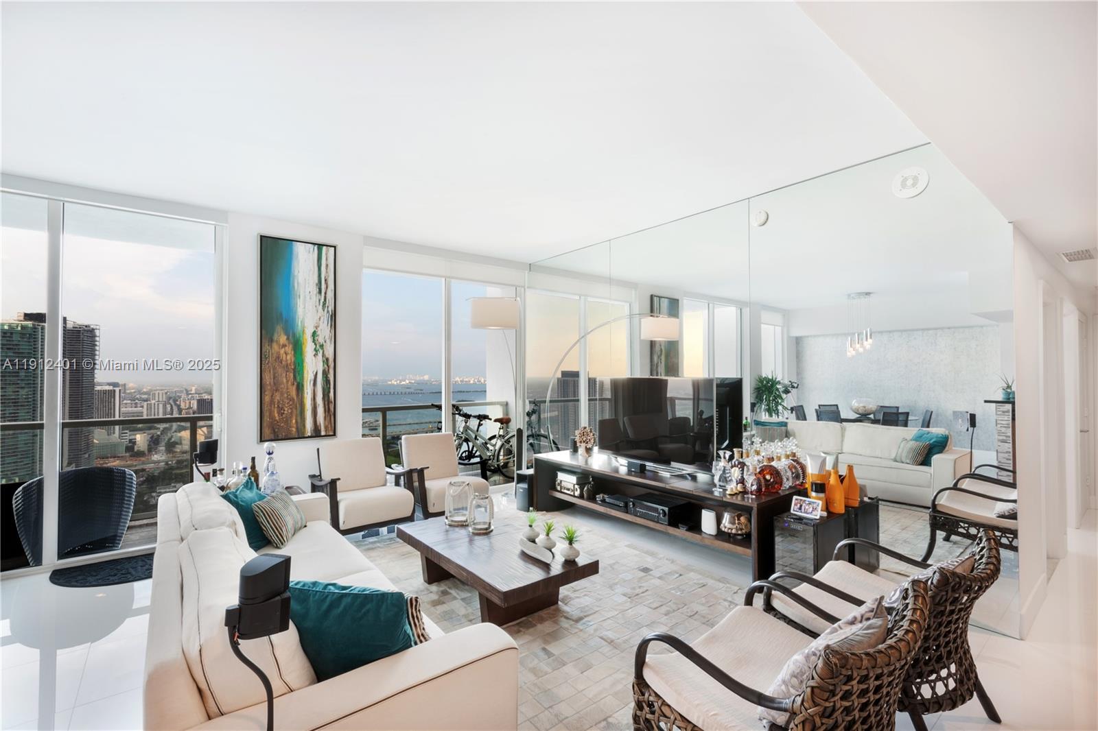 244 Biscayne Blvd #4604