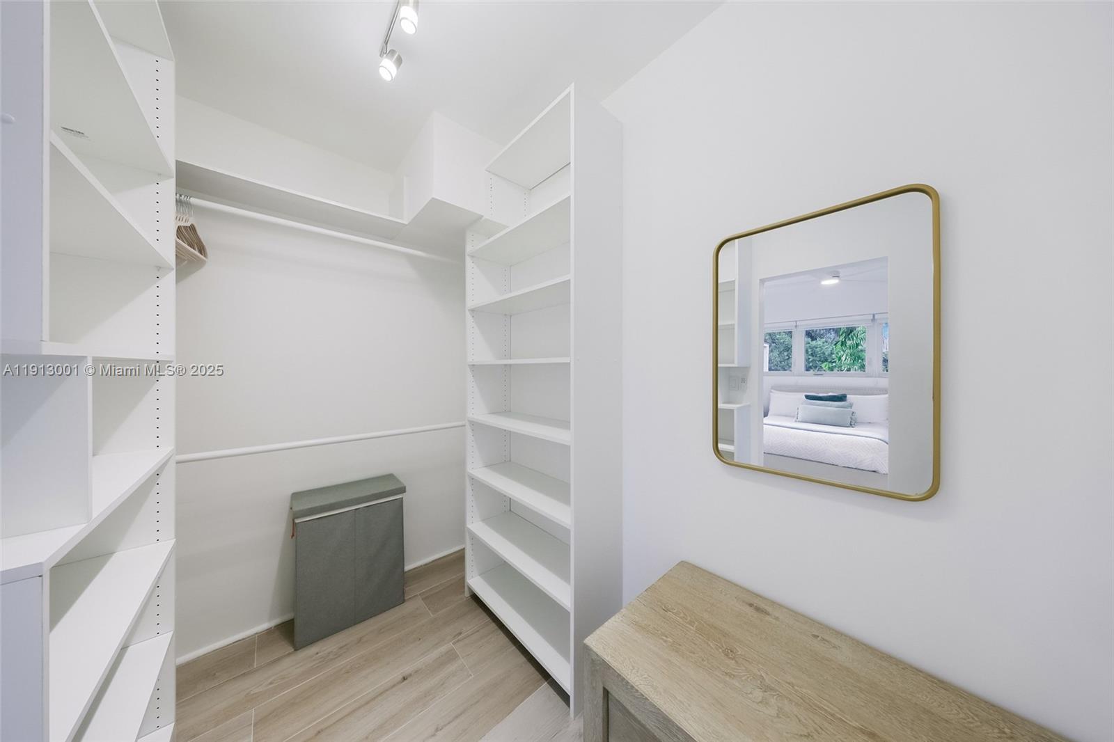 6100 La Gorce Dr Miami Beach, FL 33140