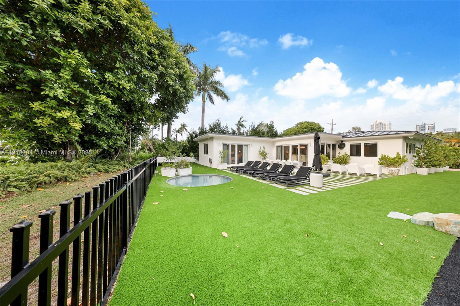 6100 La Gorce Dr Miami Beach, FL 33140