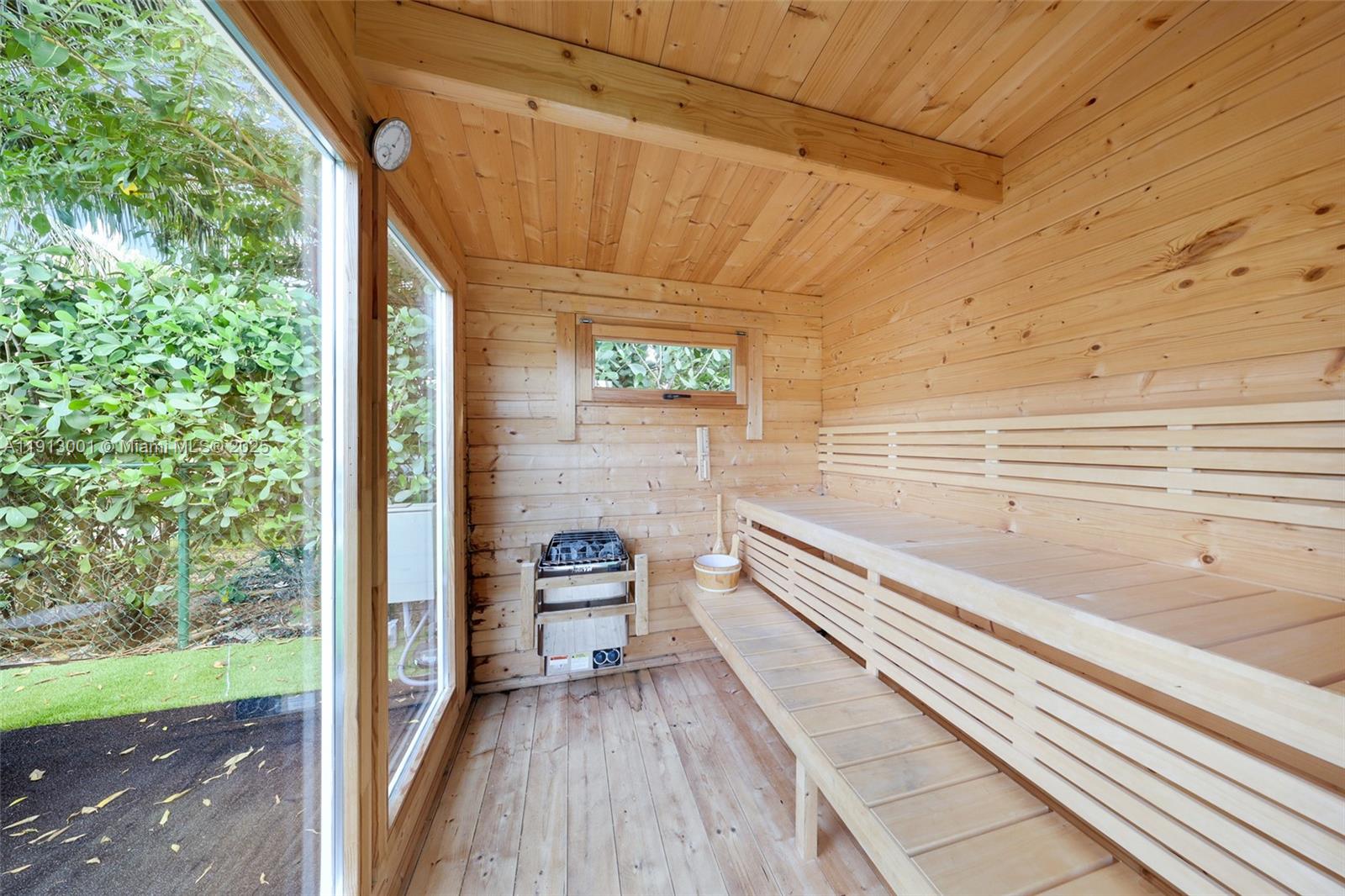 6100 La Gorce Dr Miami Beach, FL 33140