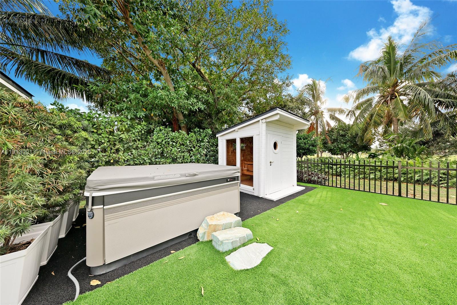 6100 La Gorce Dr Miami Beach, FL 33140