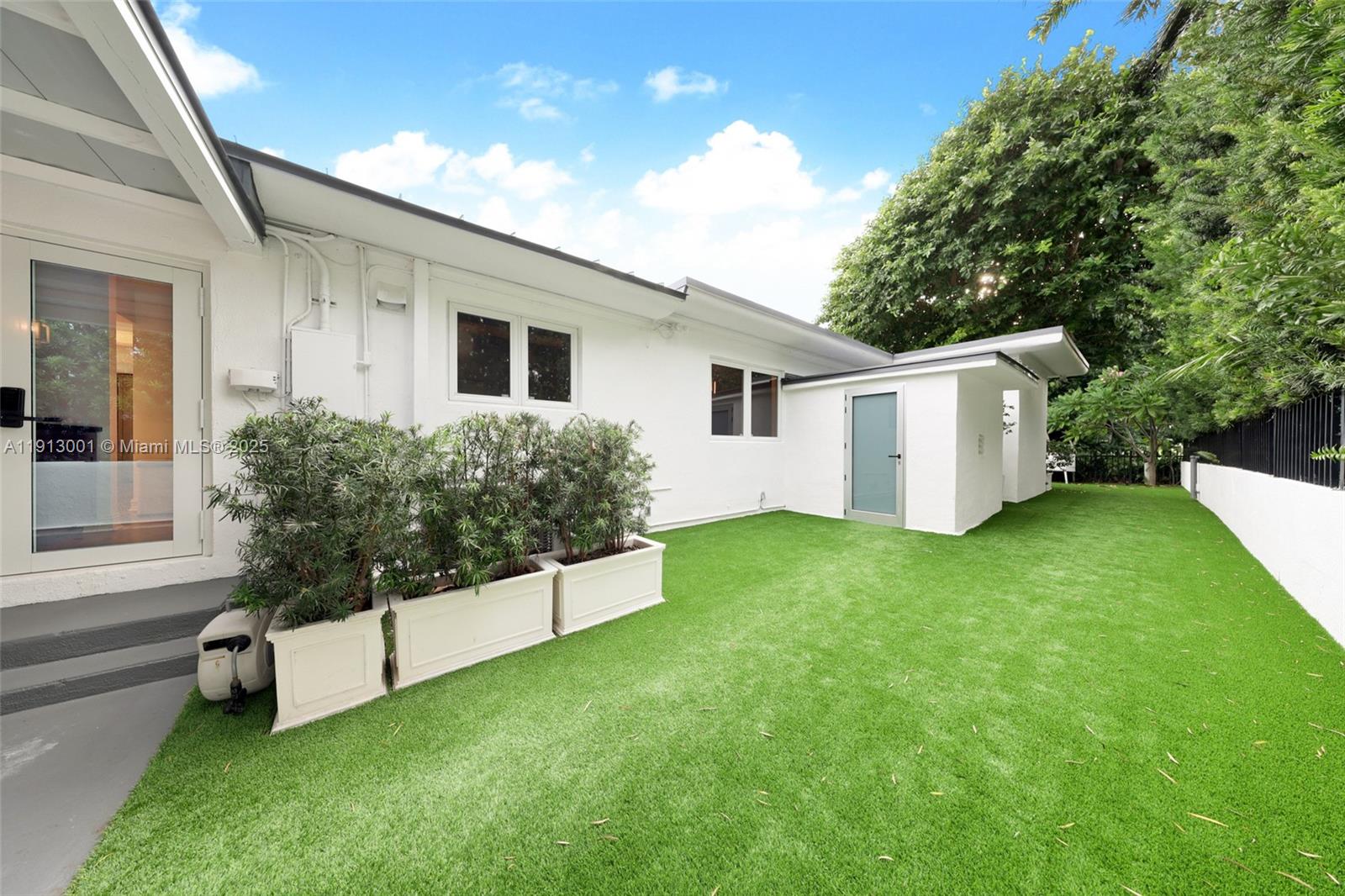 6100 La Gorce Dr Miami Beach, FL 33140