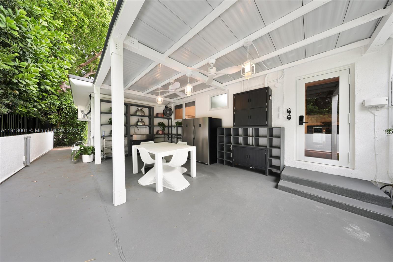 6100 La Gorce Dr Miami Beach, FL 33140