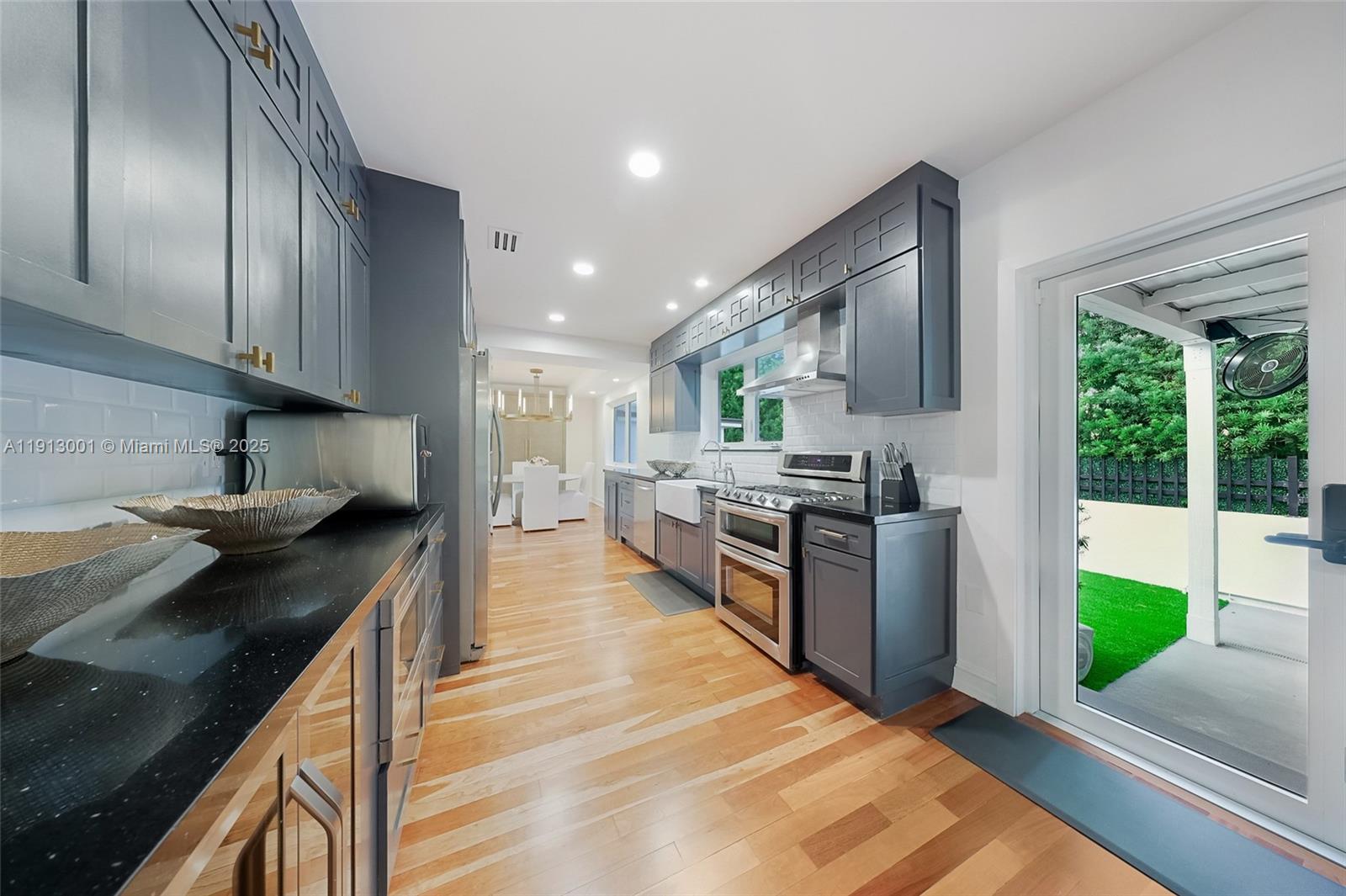 6100 La Gorce Dr Miami Beach, FL 33140