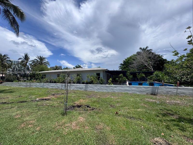 201 Golden Bch Dr Golden Beach, FL 33160