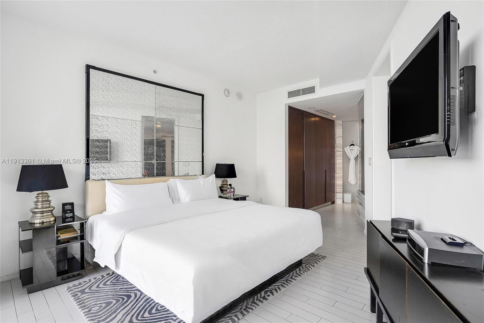 image W South Beach Residences9