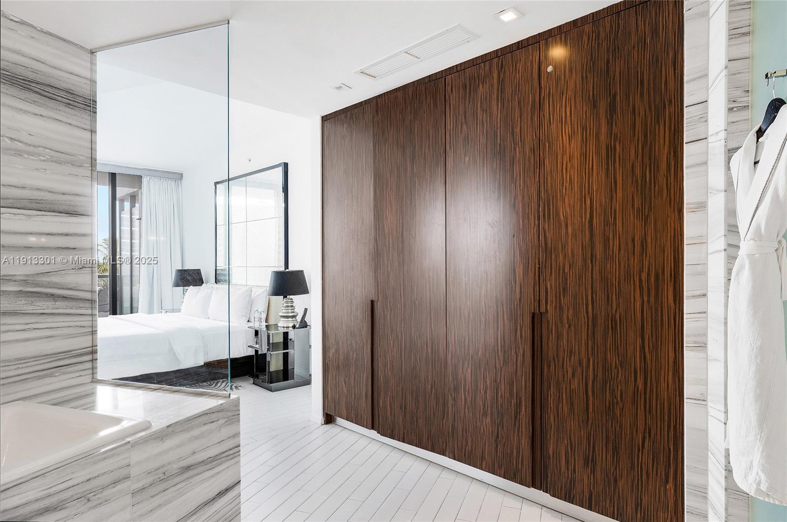 image W South Beach Residences13