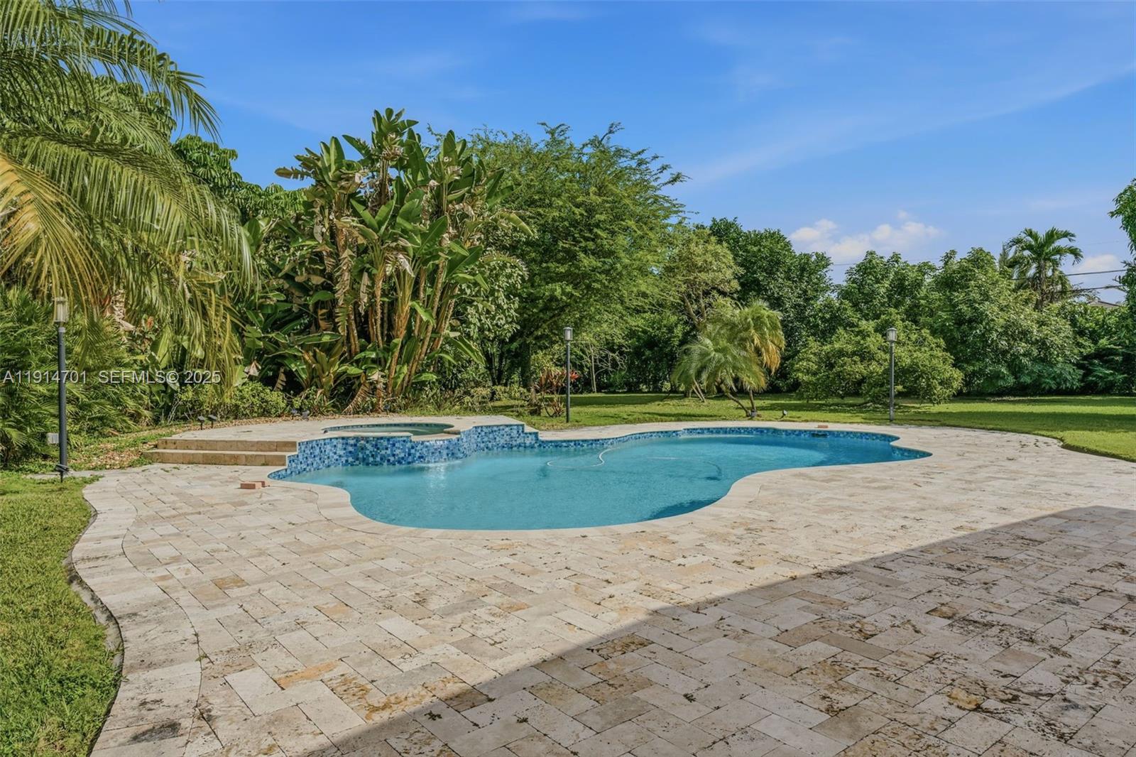 8001 SW 66th Ter Miami, FL 33143