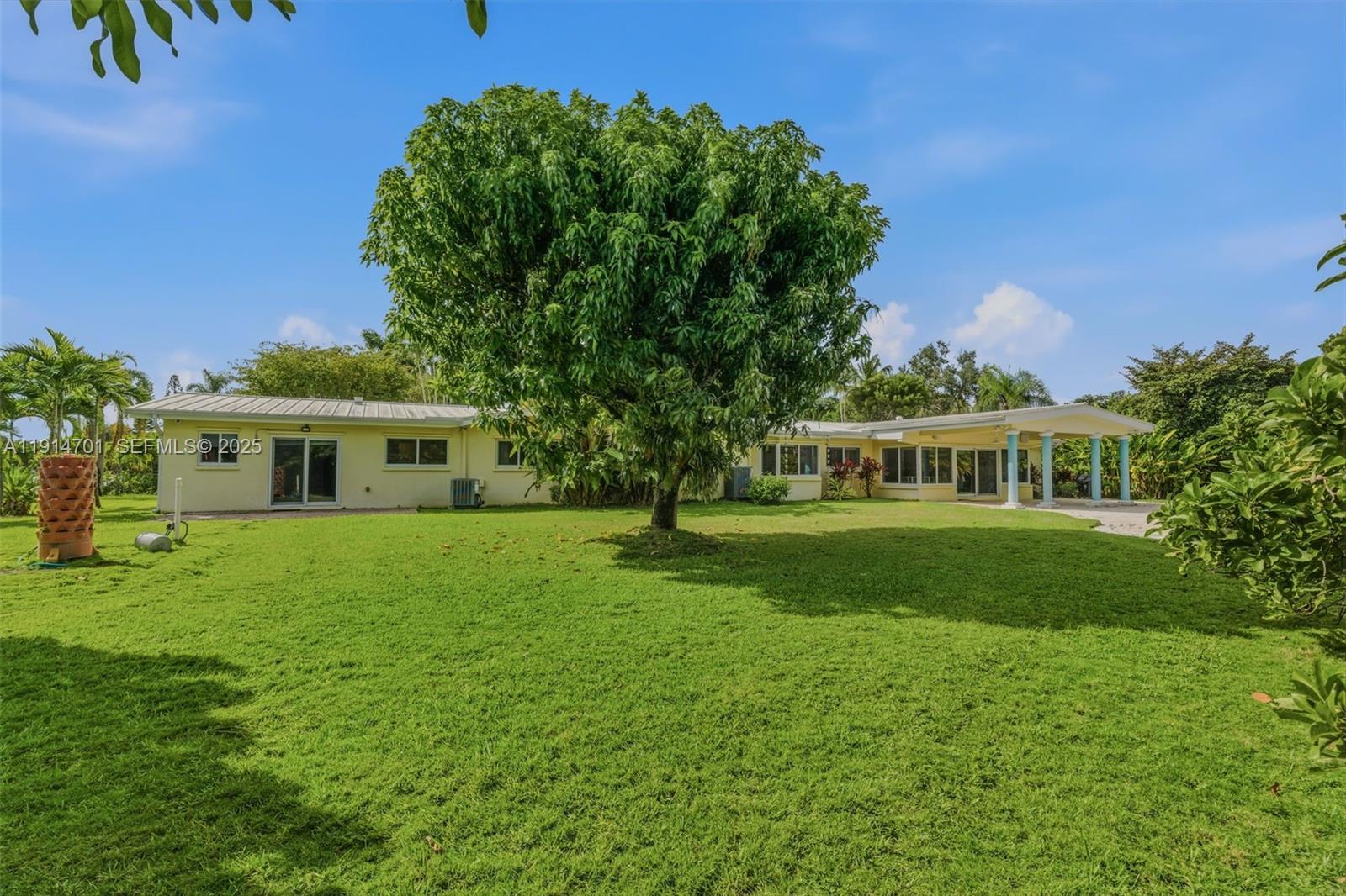 8001 SW 66th Ter Miami, FL 33143