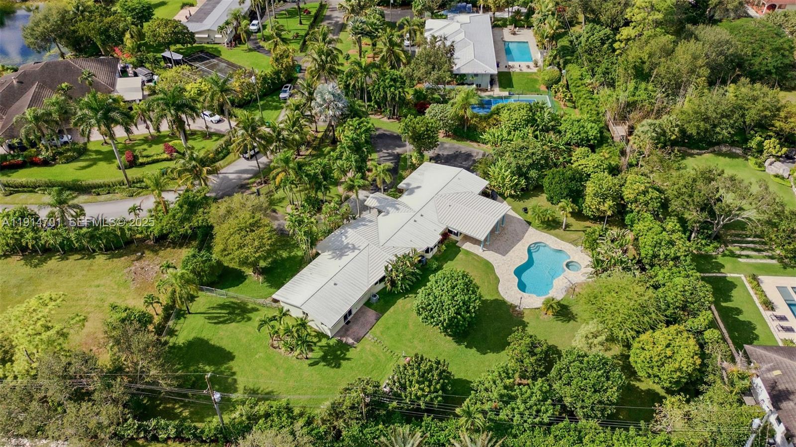 8001 SW 66th Ter Miami, FL 33143