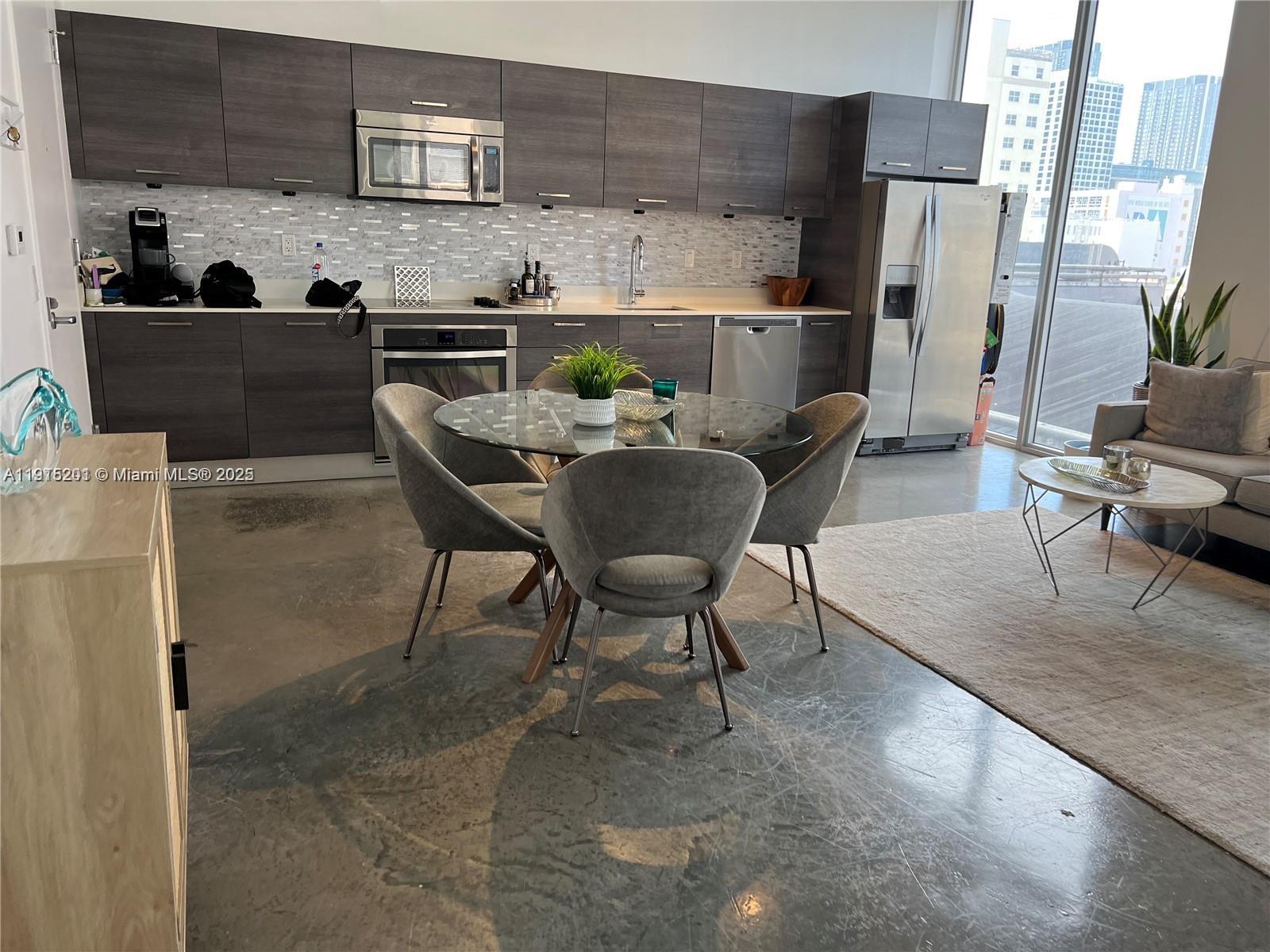 151 SE 1st St #702 Miami, FL 33131