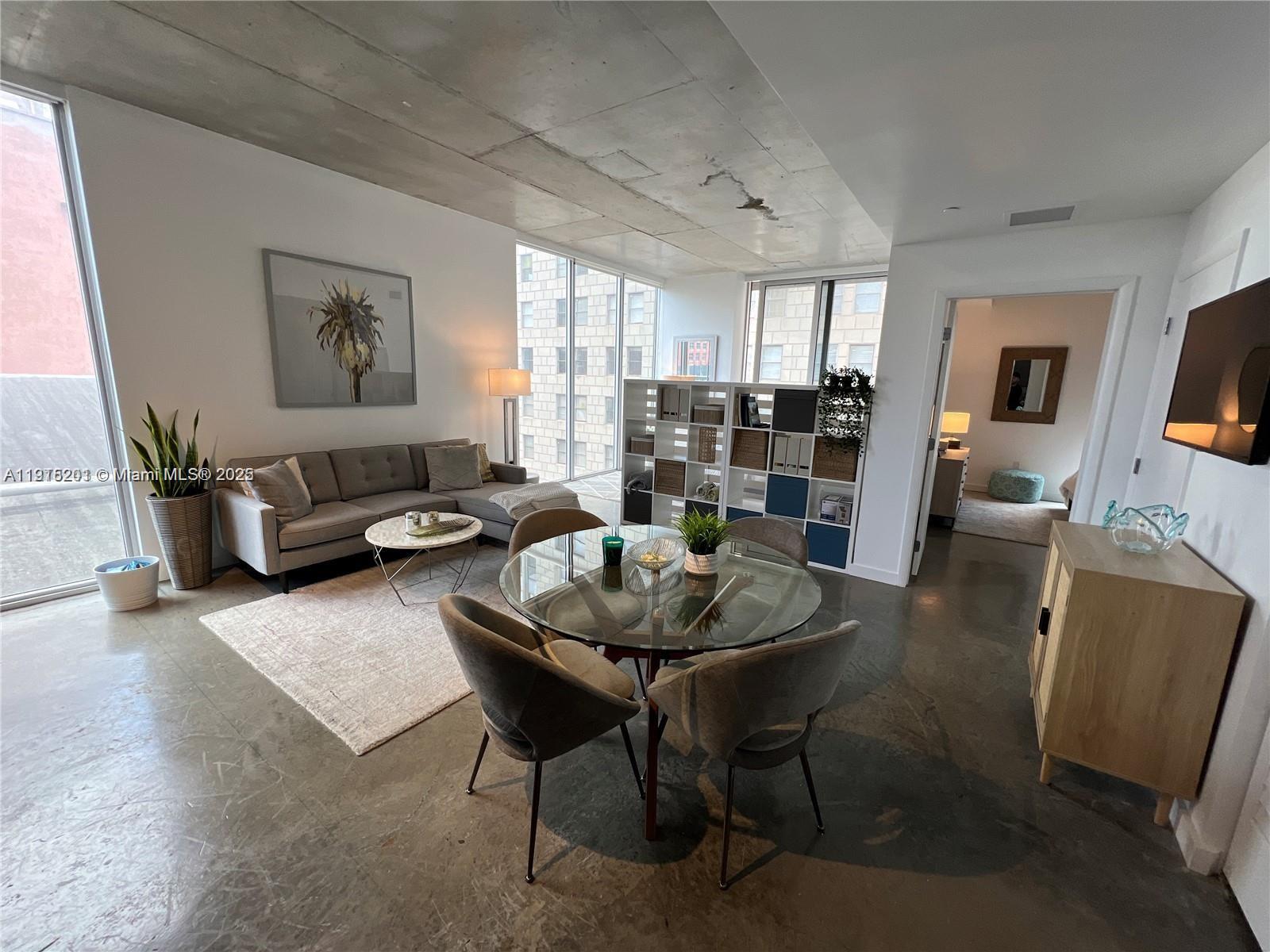 151 SE 1st St #702 Miami, FL 33131