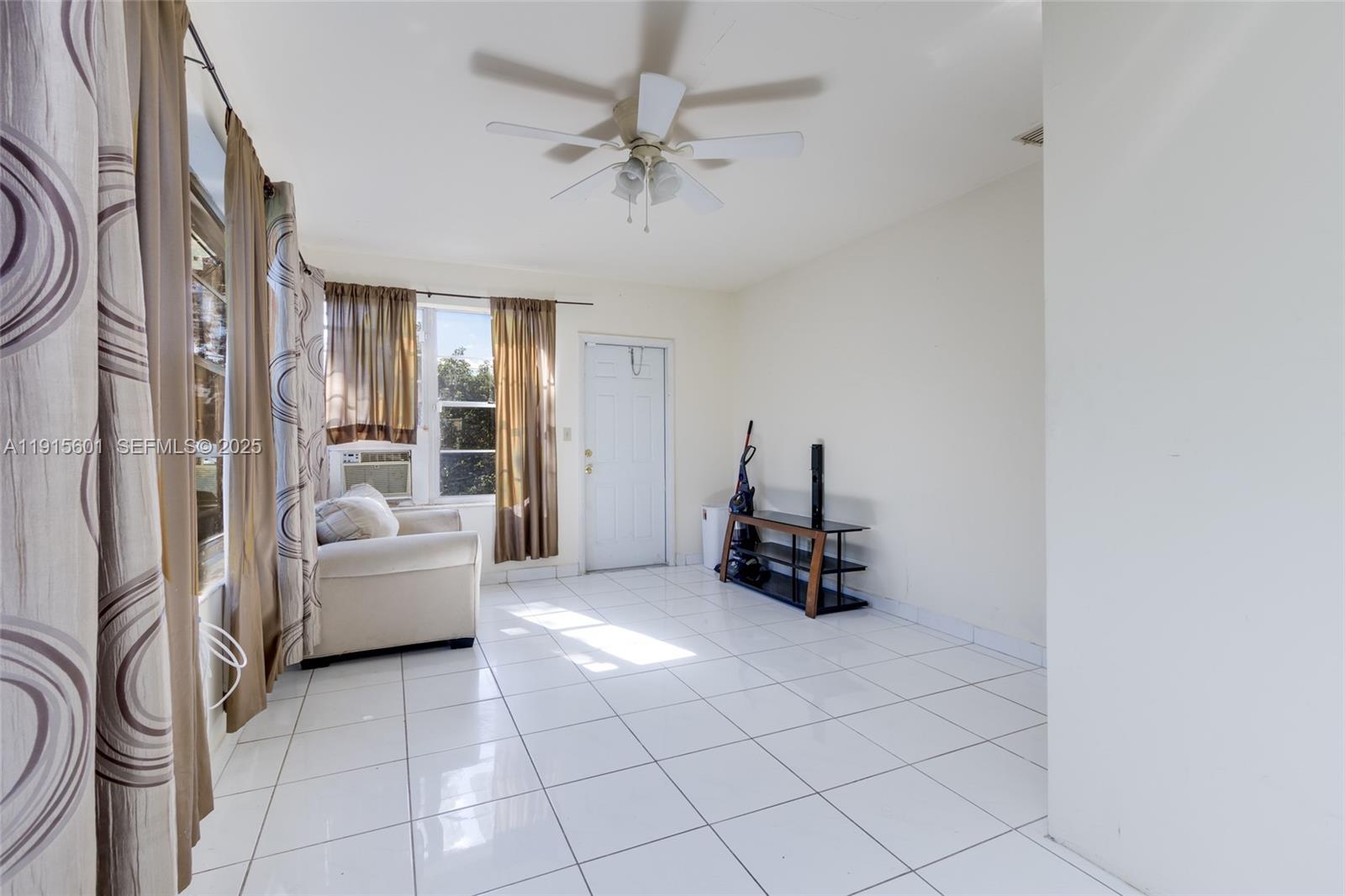 1264 NE 156th St North Miami Beach, FL 33162