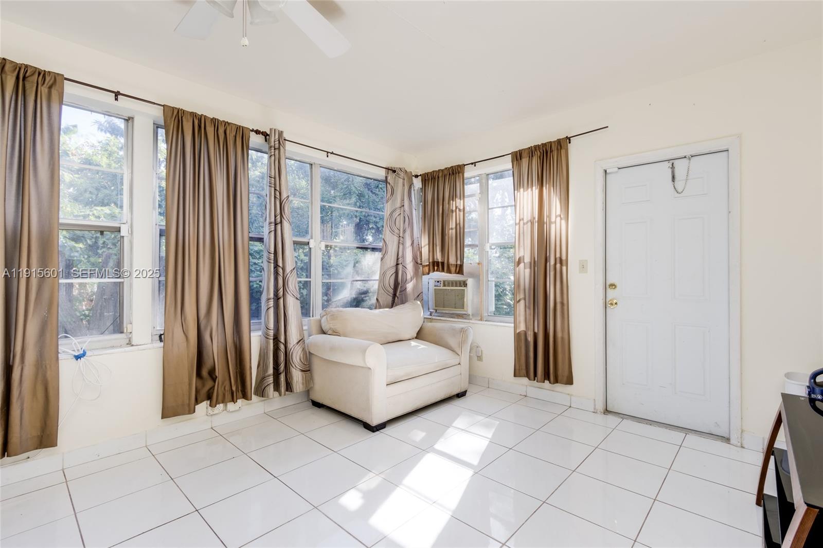 1264 NE 156th St North Miami Beach, FL 33162