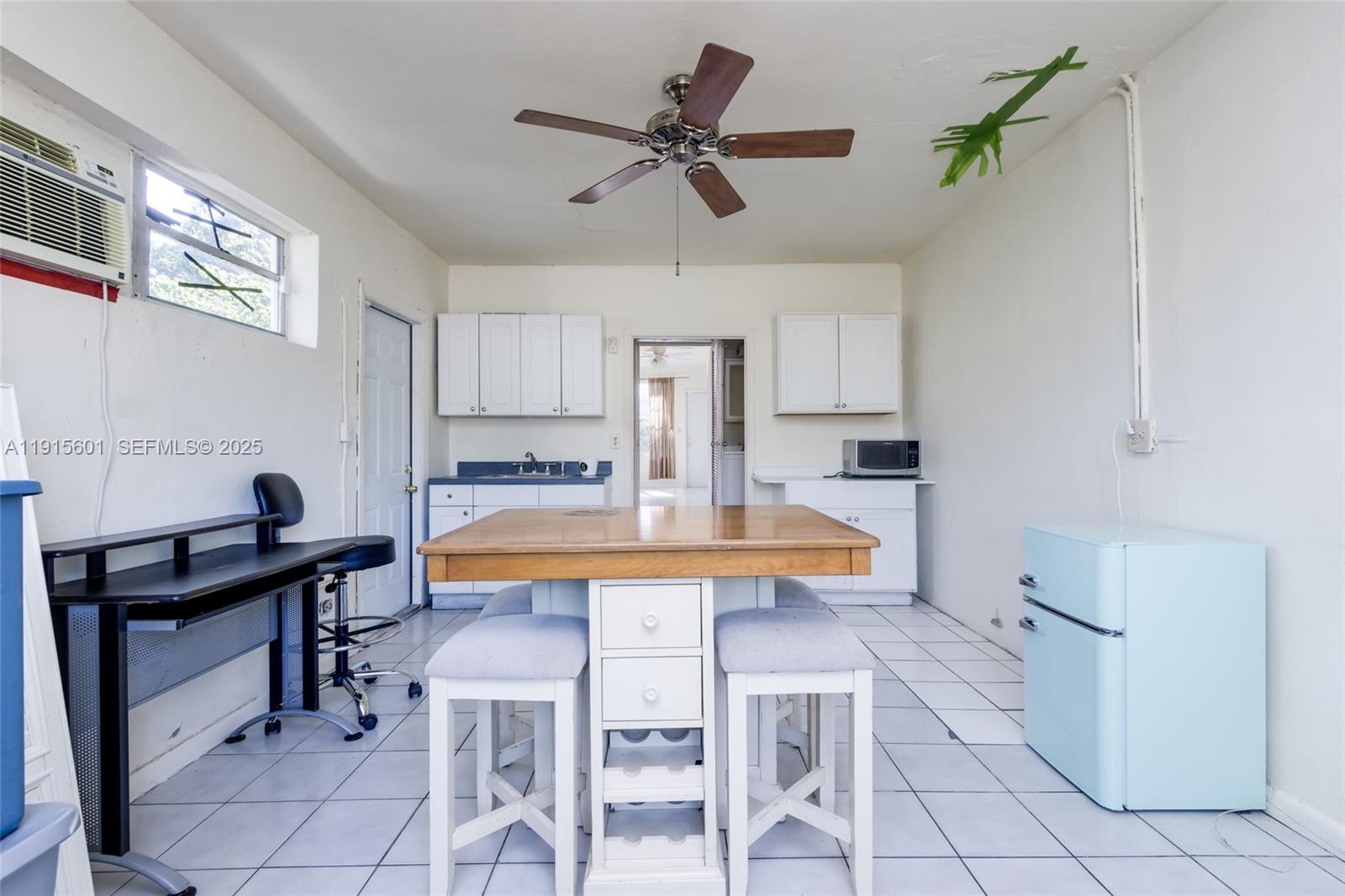 1264 NE 156th St North Miami Beach, FL 33162