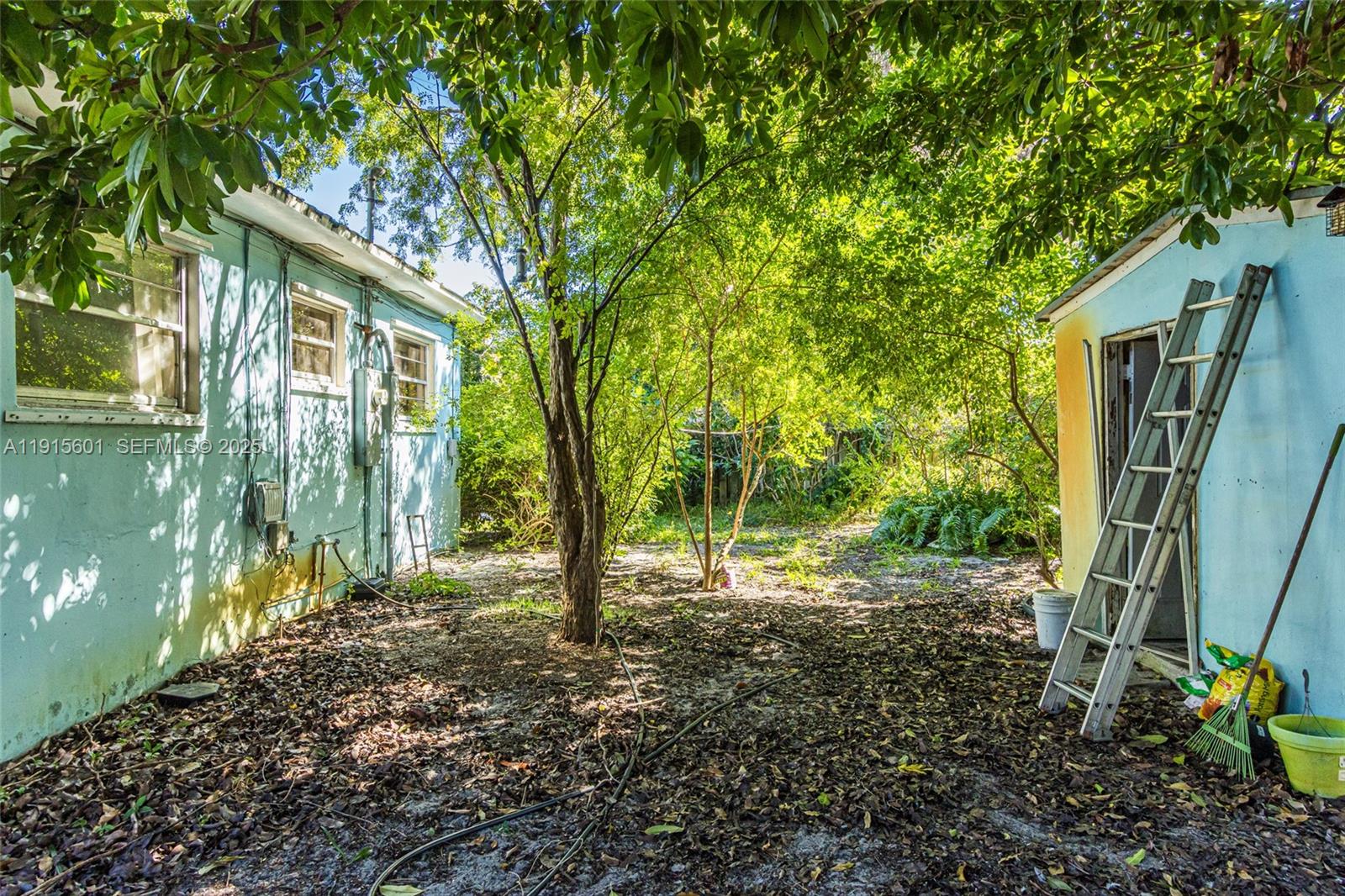 1264 NE 156th St North Miami Beach, FL 33162