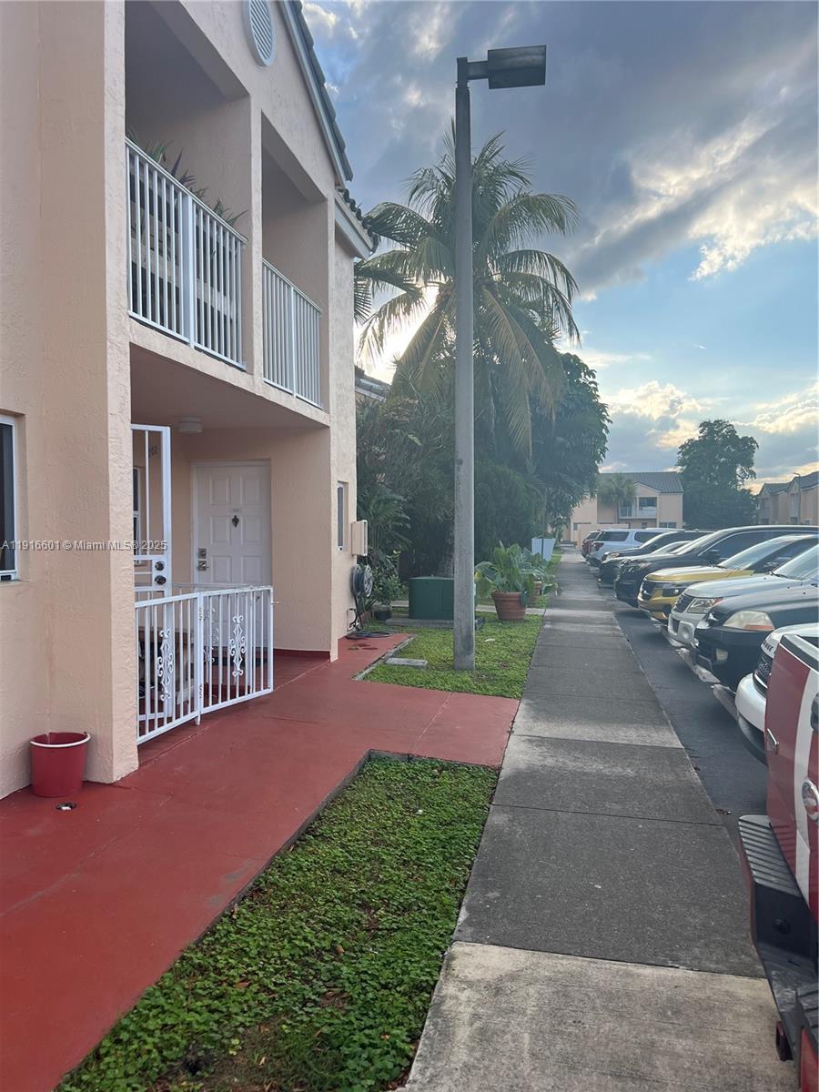 2600 NW 28th St #207-2 Miami, FL 33142