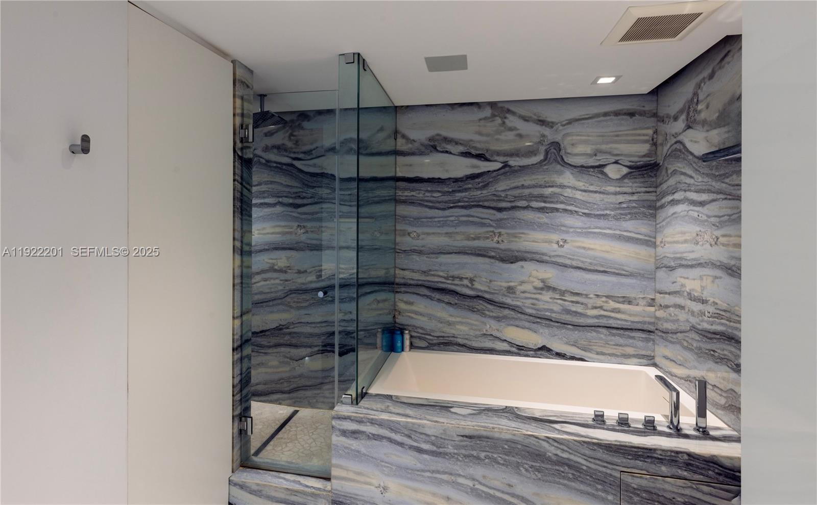 11 Island Ave #PH6 Miami Beach, FL 33139