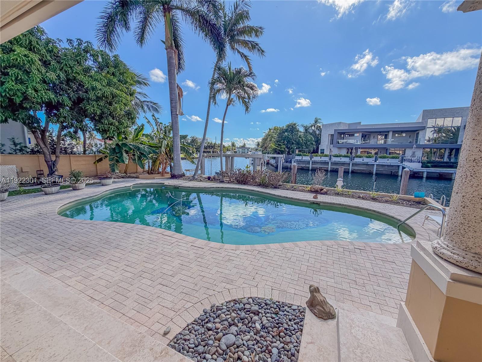 3220 NE 165th St North Miami Beach, FL 33160