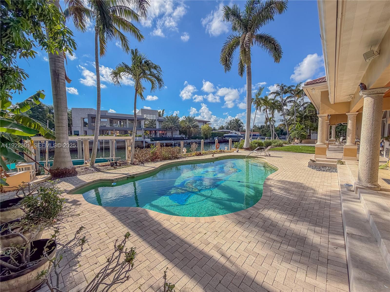 3220 NE 165th St North Miami Beach, FL 33160