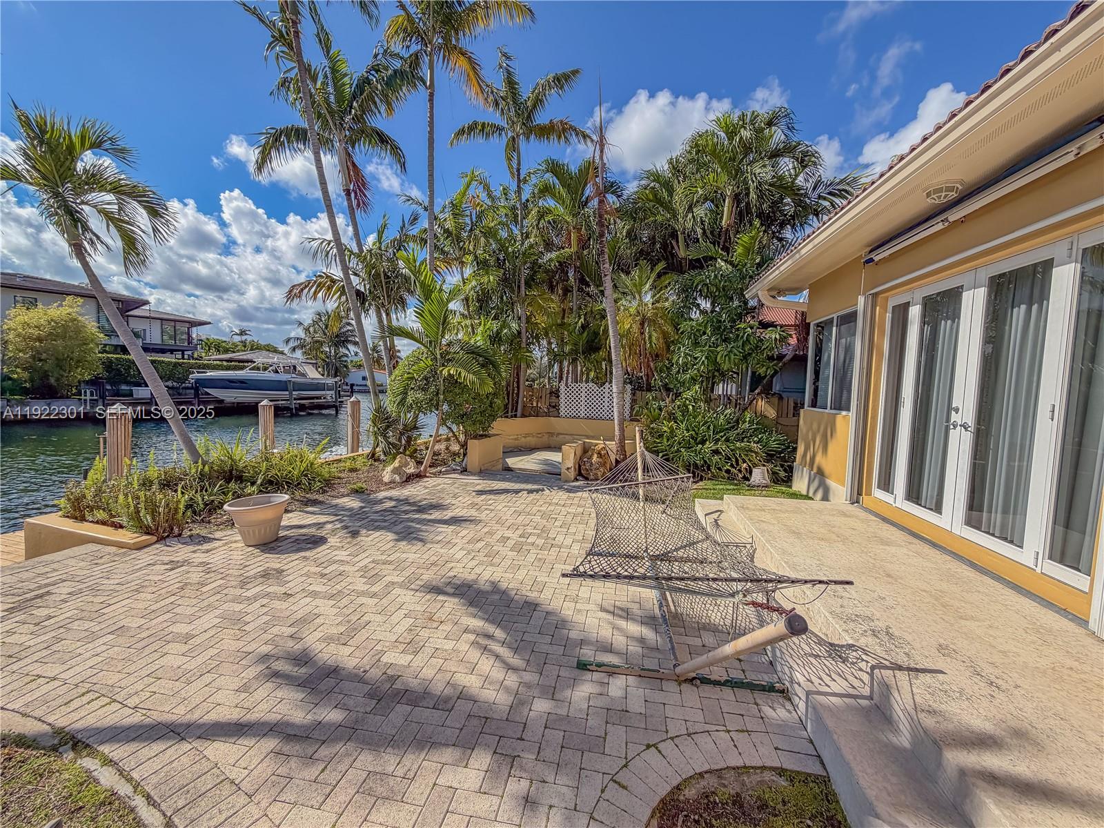 3220 NE 165th St North Miami Beach, FL 33160