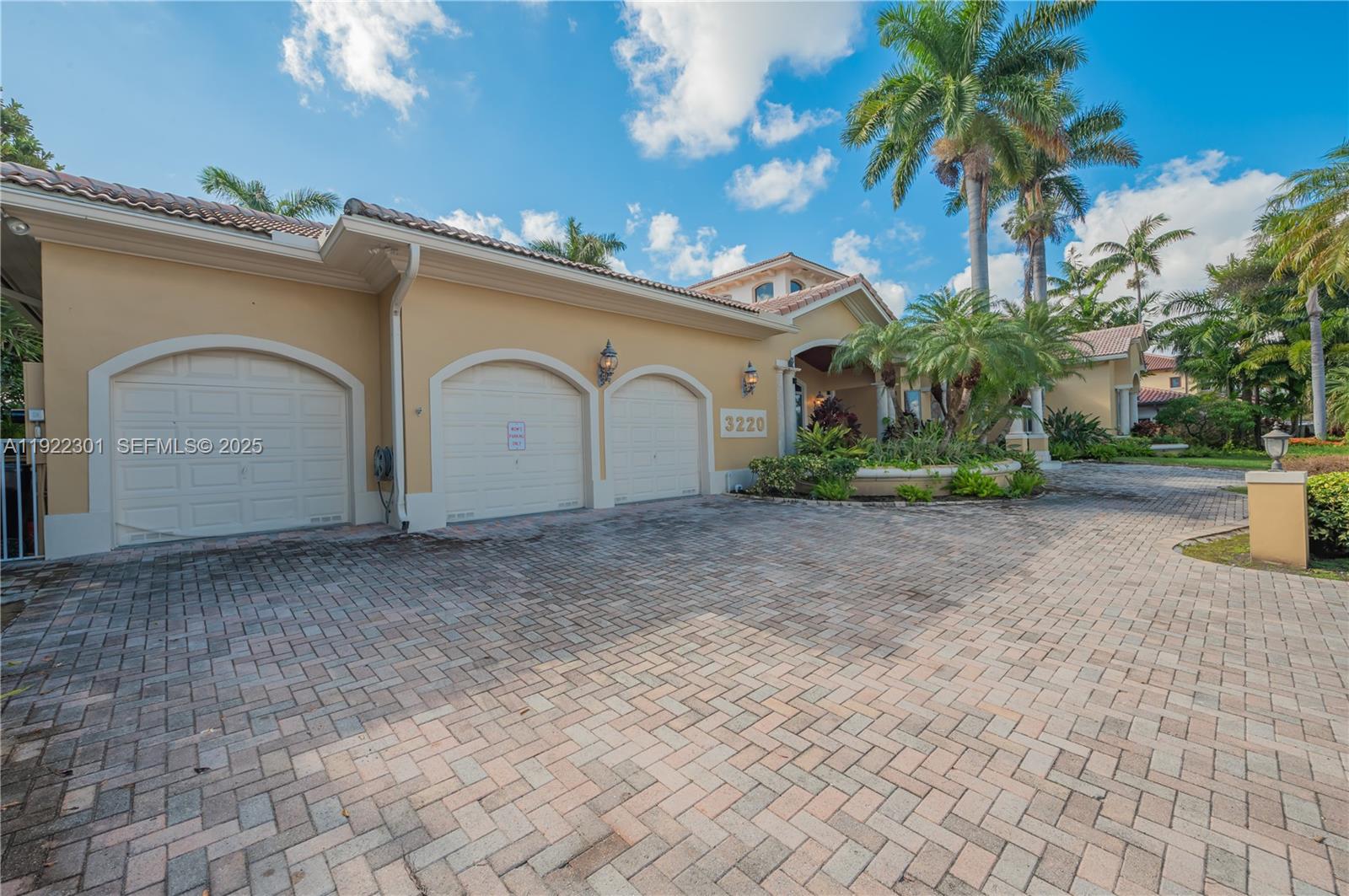 3220 NE 165th St North Miami Beach, FL 33160