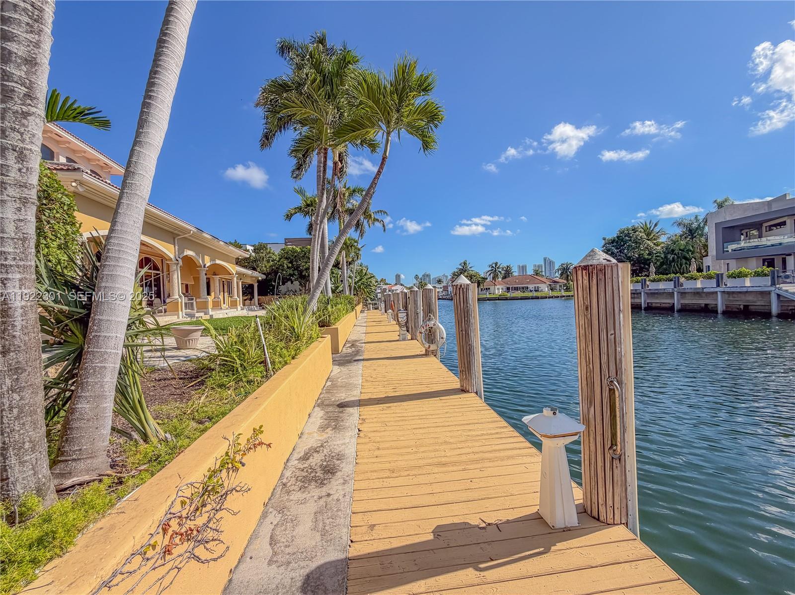 3220 NE 165th St North Miami Beach, FL 33160