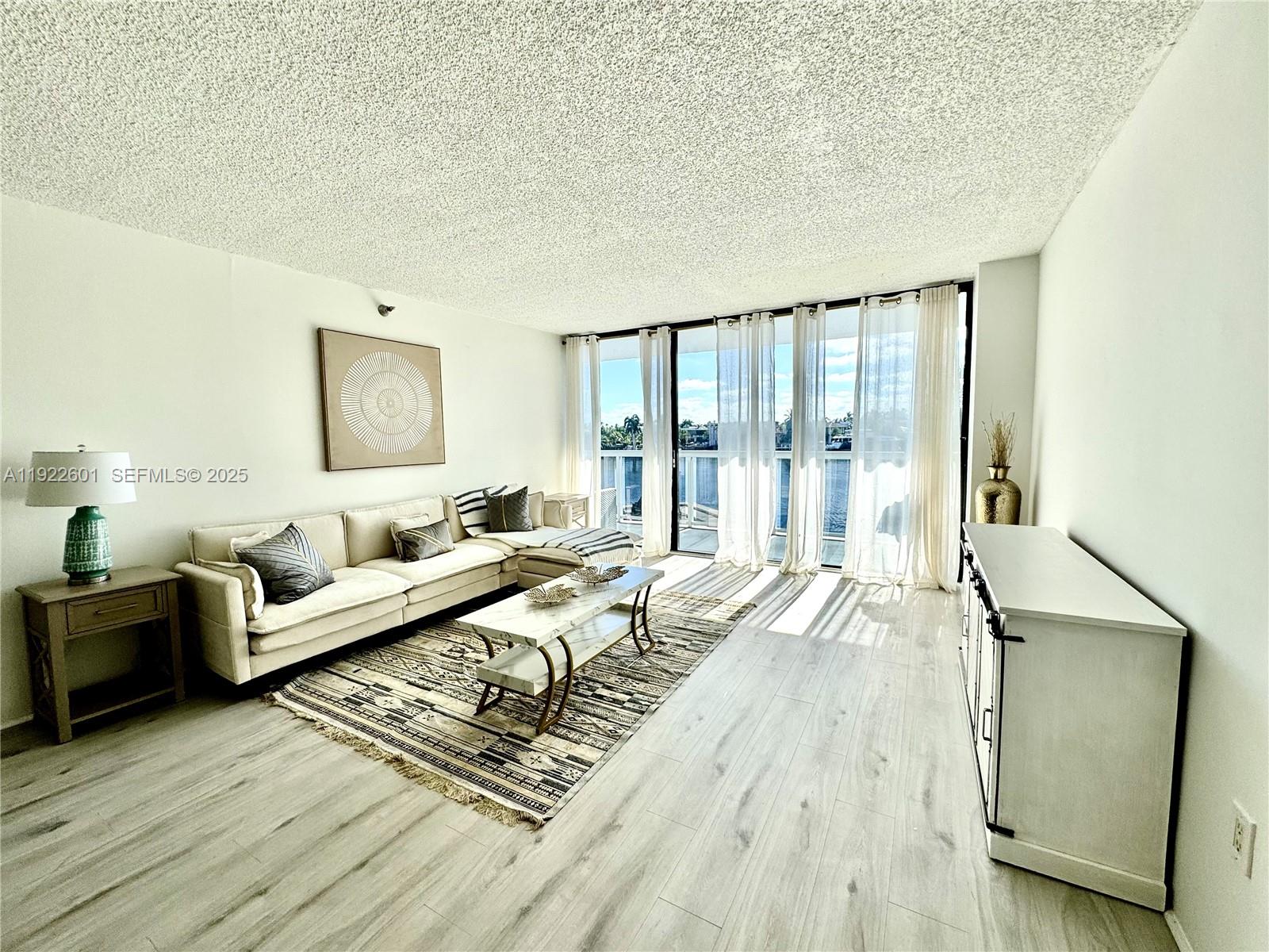 20515 E Country Clb Dr #245 Aventura, FL 33180