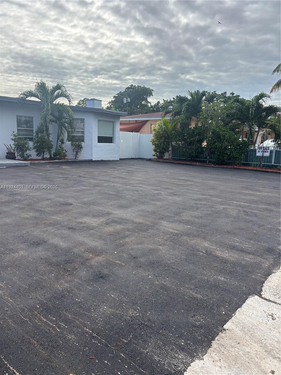 354 E 50th St Hialeah, FL 33013