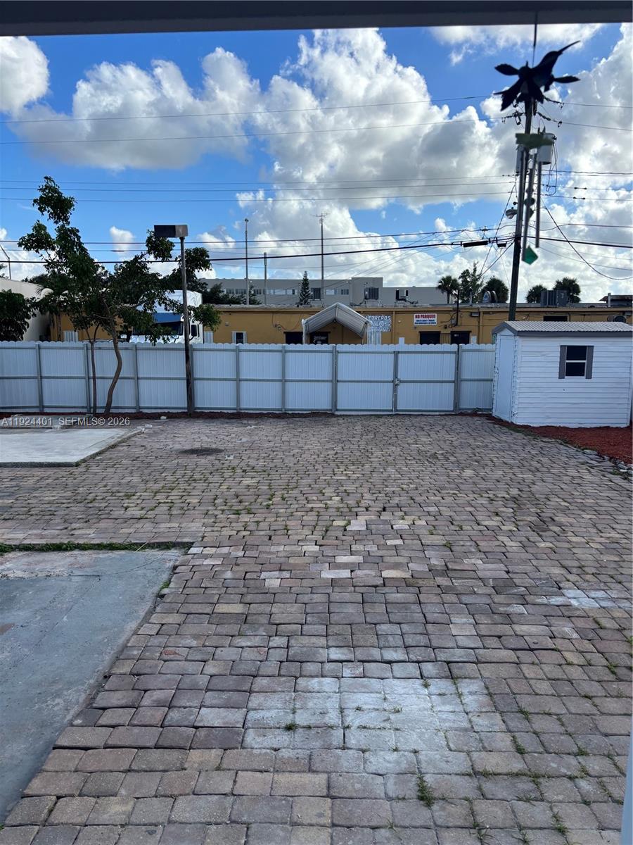 354 E 50th St Hialeah, FL 33013