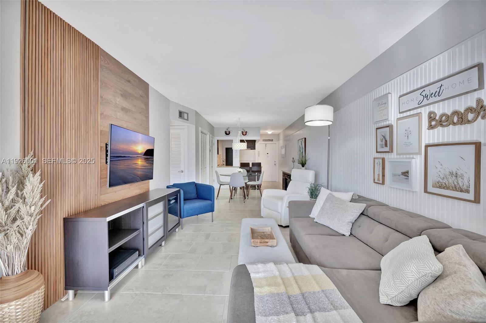 300 Golden Isles Dr #204