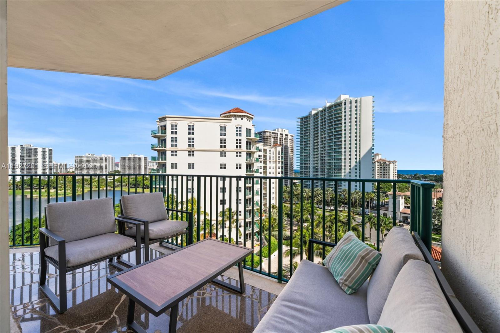 19900 E Country Clb Dr #1112 Aventura, FL 33180