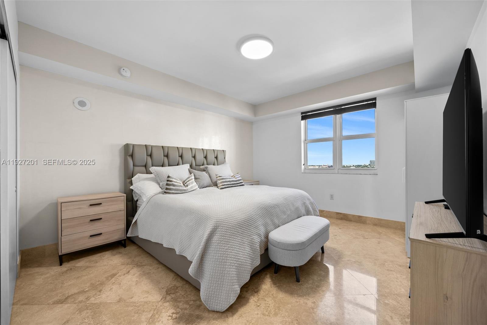 19900 E Country Clb Dr #1112 Aventura, FL 33180