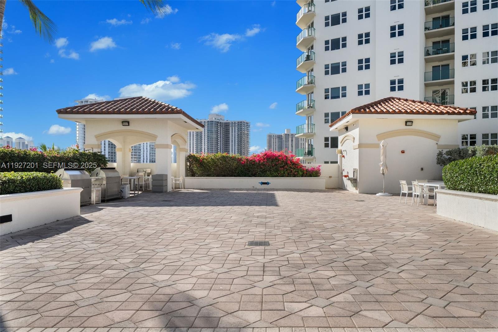 19900 E Country Clb Dr #1112 Aventura, FL 33180