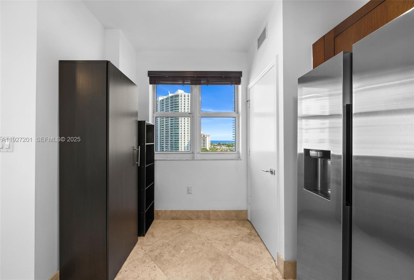 19900 E Country Clb Dr #1112 Aventura, FL 33180