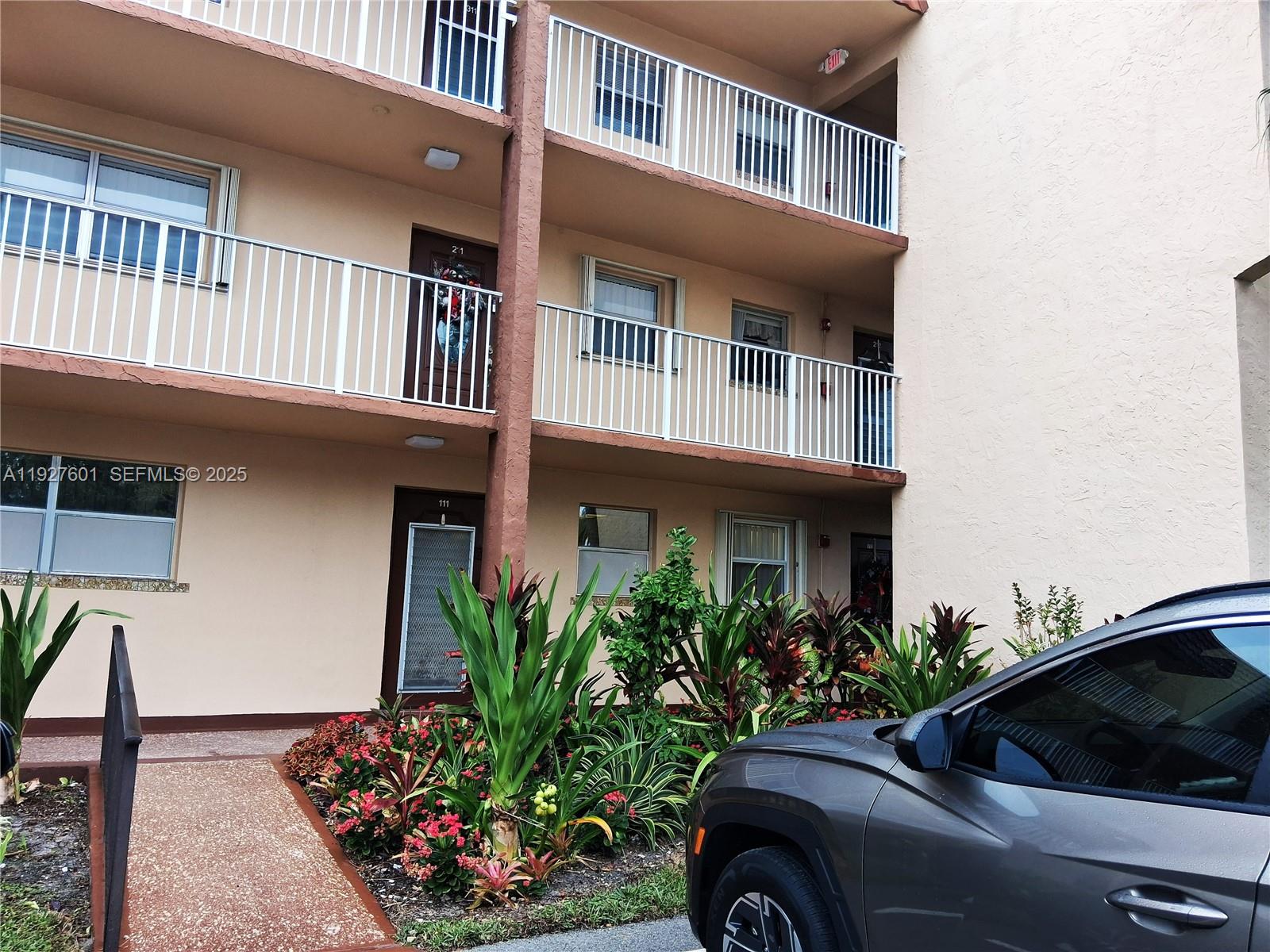 8841 NW Sunrise Lks Blvd #112 Sunrise, FL 33322