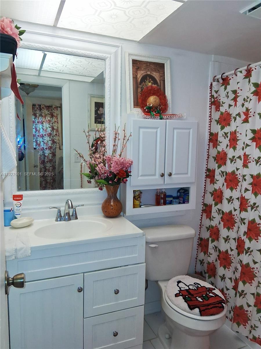 8841 NW Sunrise Lks Blvd #112 Sunrise, FL 33322